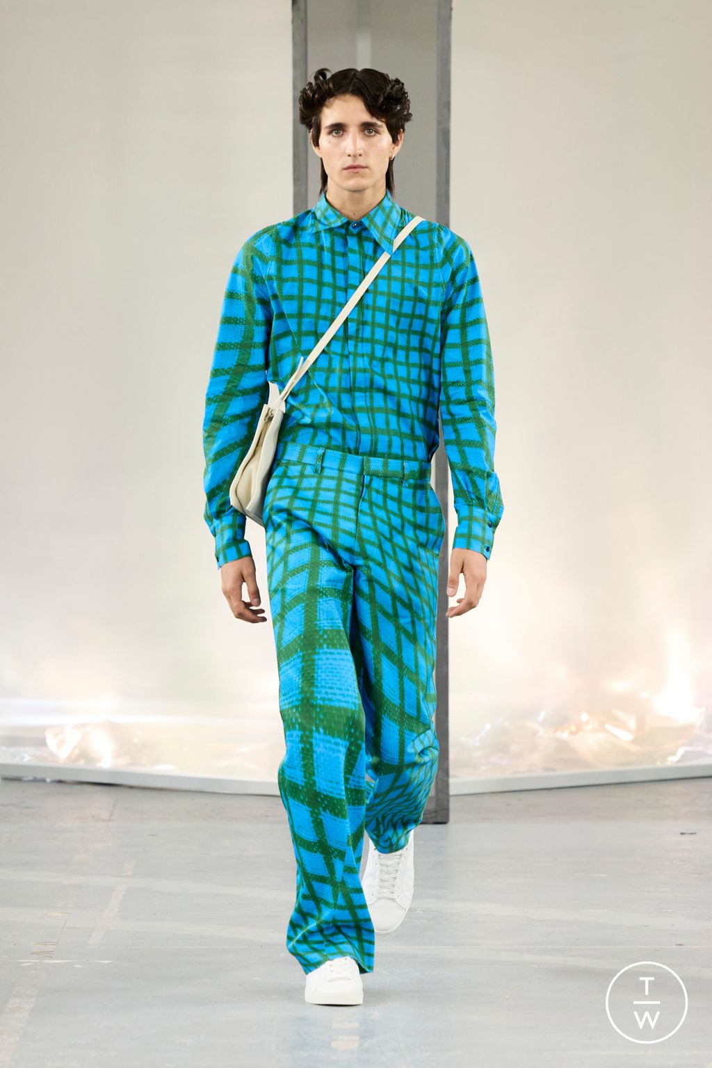 Fashion Week Paris Spring/Summer 2023 look 16 from the Bianca Saunders collection menswear