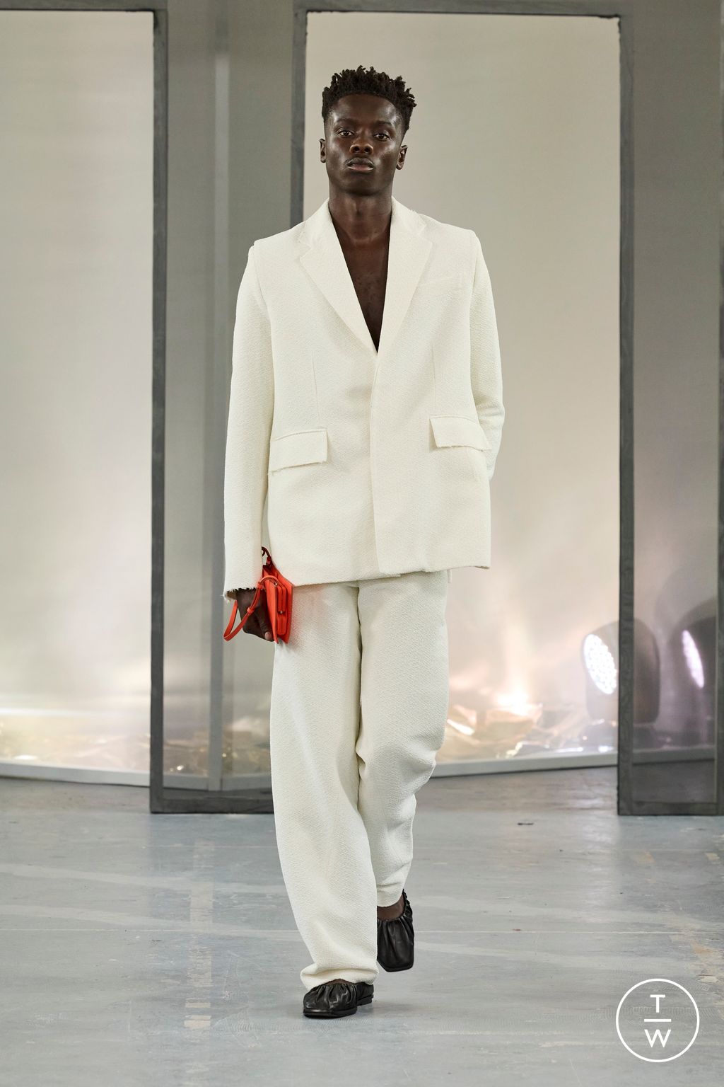 Fashion Week Paris Spring/Summer 2023 look 21 from the Bianca Saunders collection 男装