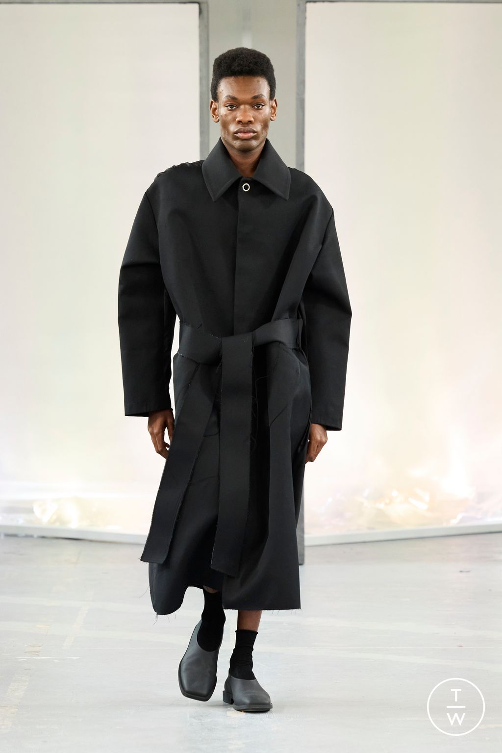 Fashion Week Paris Spring/Summer 2023 look 29 from the Bianca Saunders collection menswear