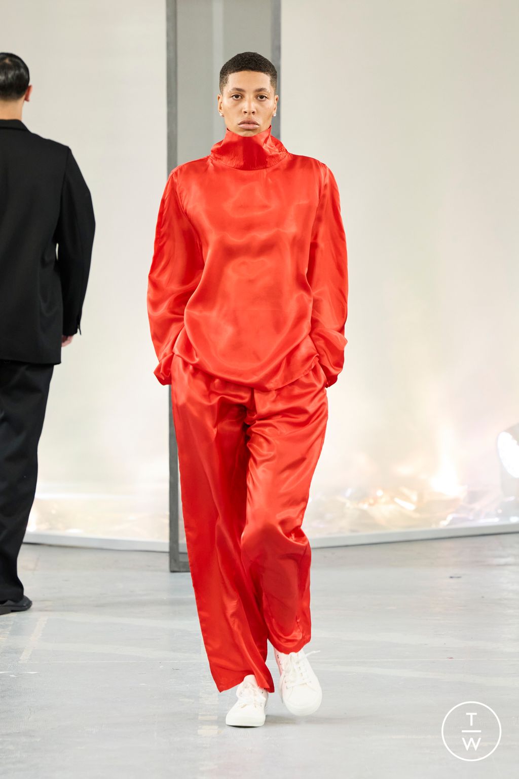 Fashion Week Paris Spring/Summer 2023 look 30 from the Bianca Saunders collection 男装