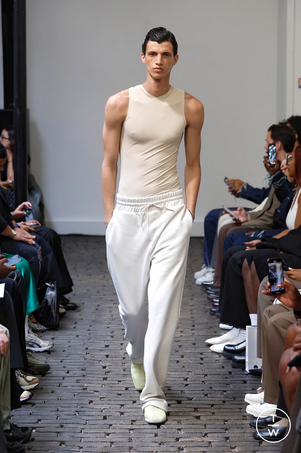 Fashion Week Paris Spring-Summer 2025 look 9 de la collection Bianca Saunders menswear