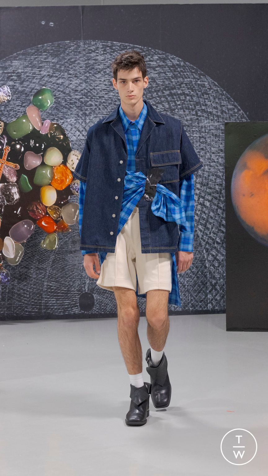 Fashion Week Paris Spring/Summer 2024 look 14 de la collection Bianca Saunders menswear