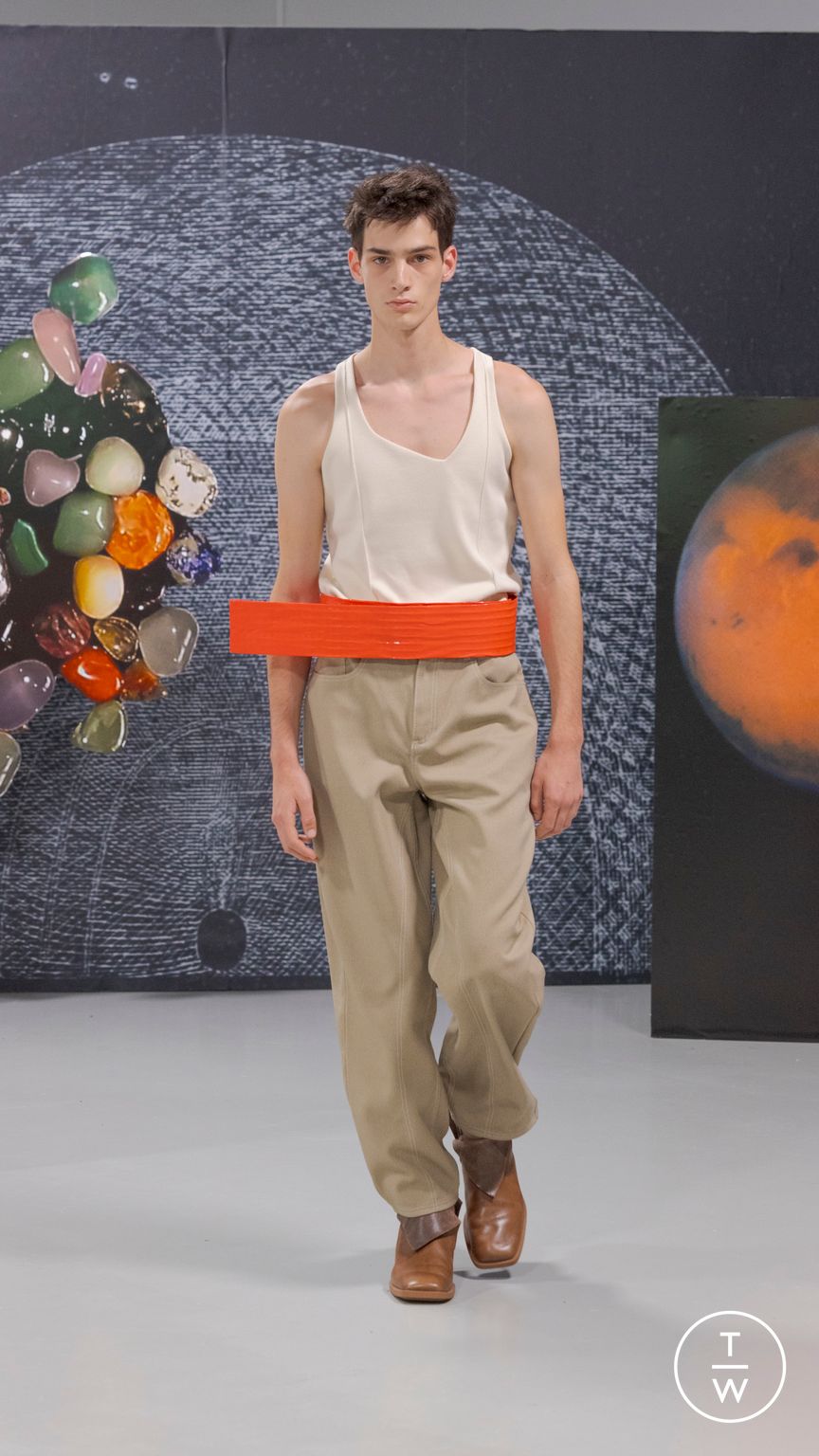 Fashion Week Paris Spring/Summer 2024 look 3 from the Bianca Saunders collection 男装