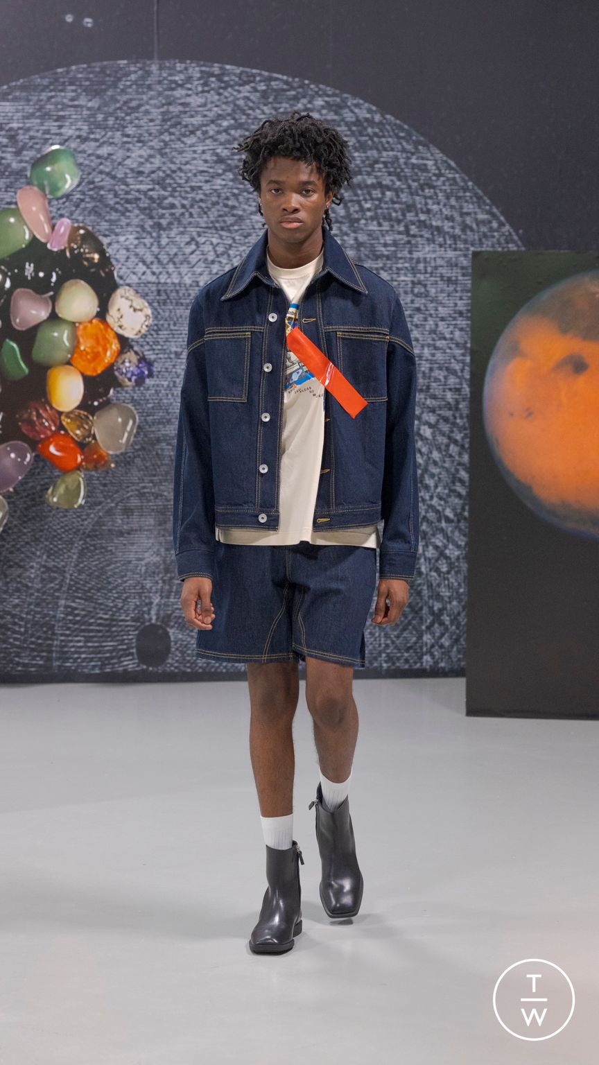 Fashion Week Paris Spring/Summer 2024 look 4 from the Bianca Saunders collection 男装
