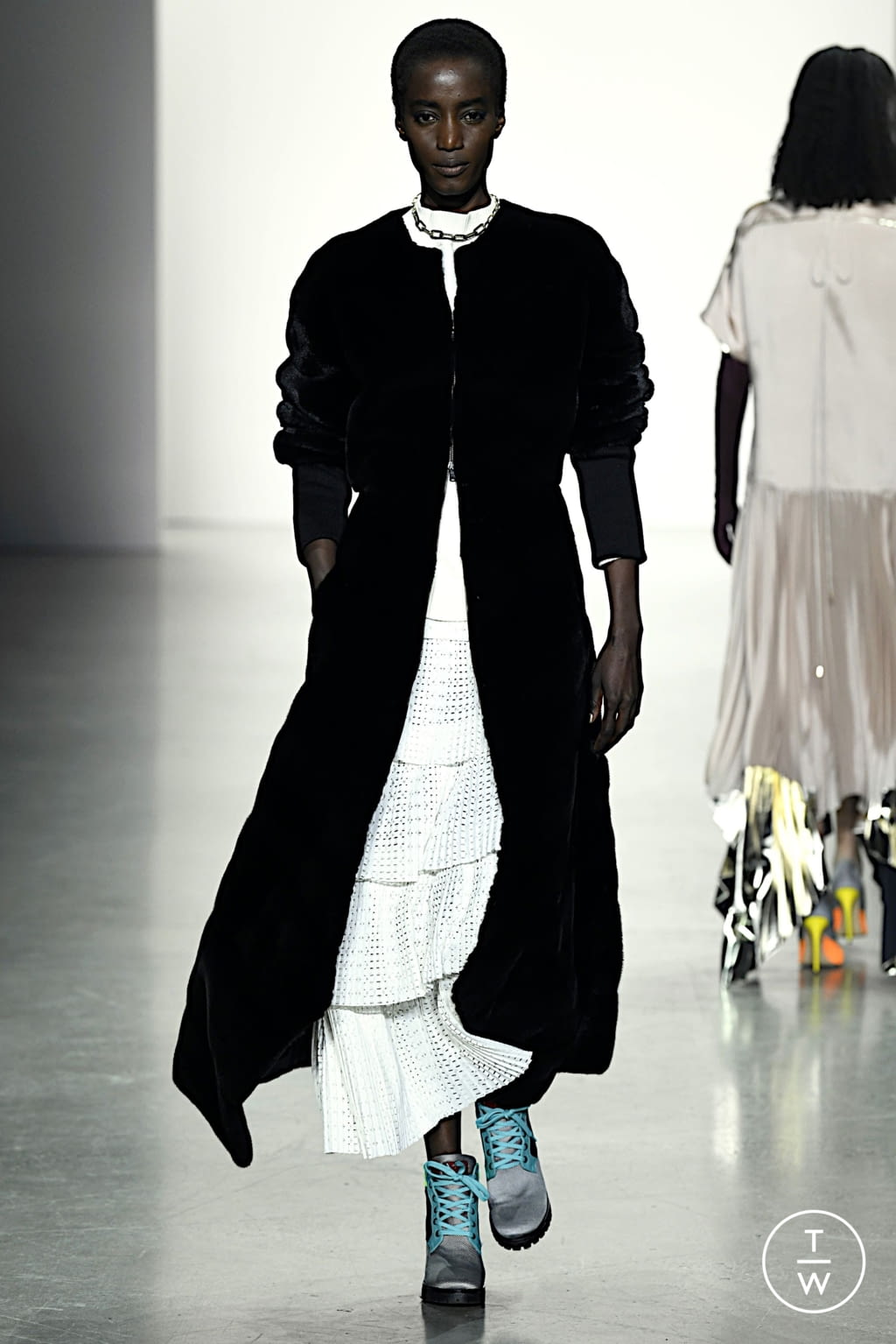 Fashion Week New York Fall/Winter 2022 look 21 from the Bibhu Mohapatra collection womenswear