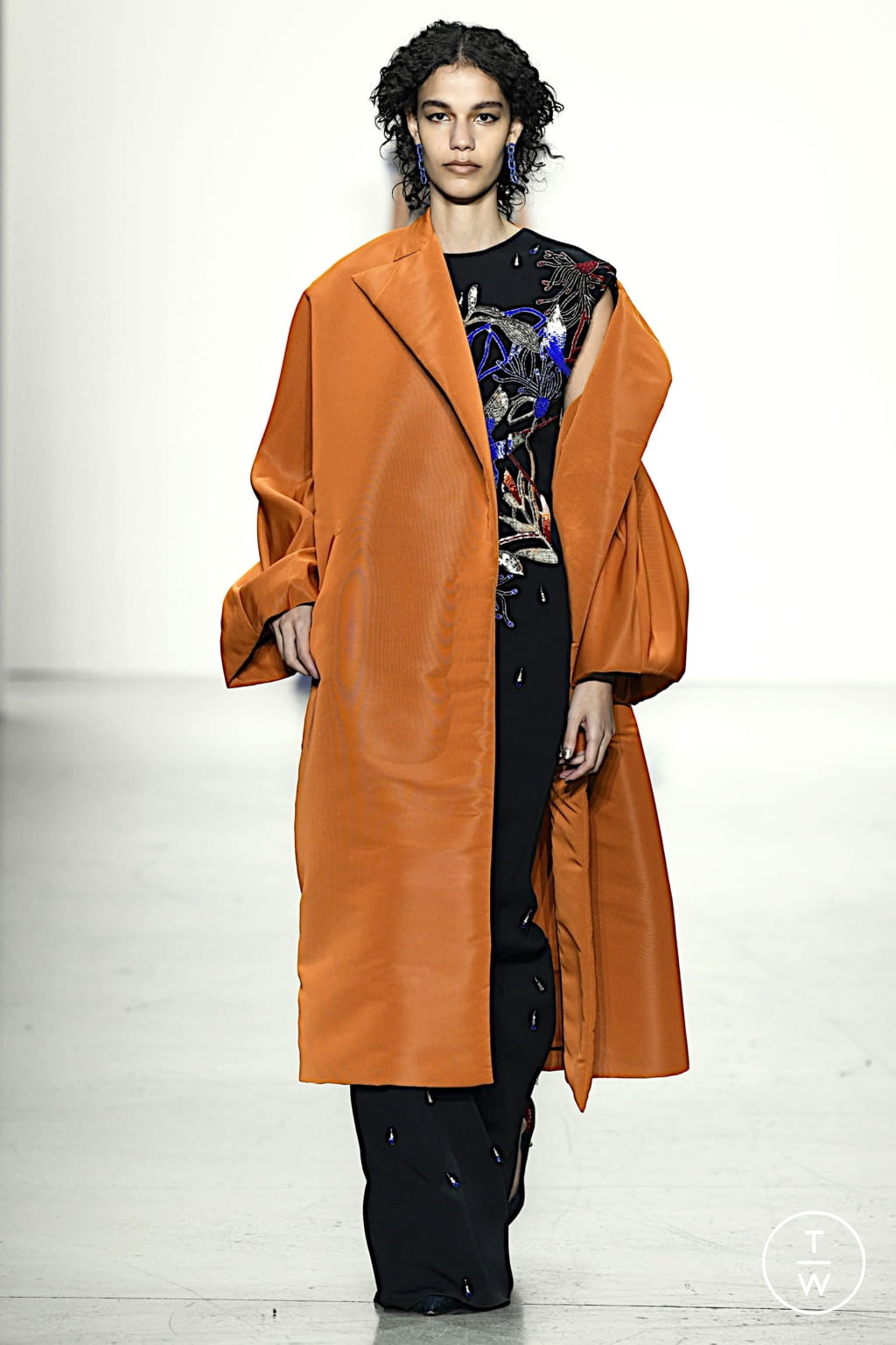 Fashion Week New York Fall/Winter 2022 look 28 from the Bibhu Mohapatra collection womenswear