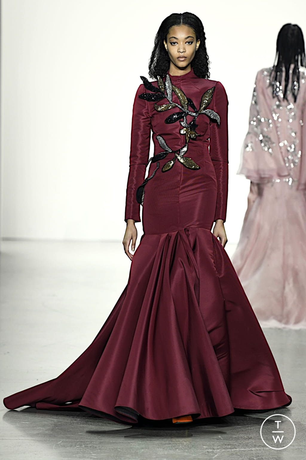 Fashion Week New York Fall/Winter 2022 look 33 from the Bibhu Mohapatra collection womenswear