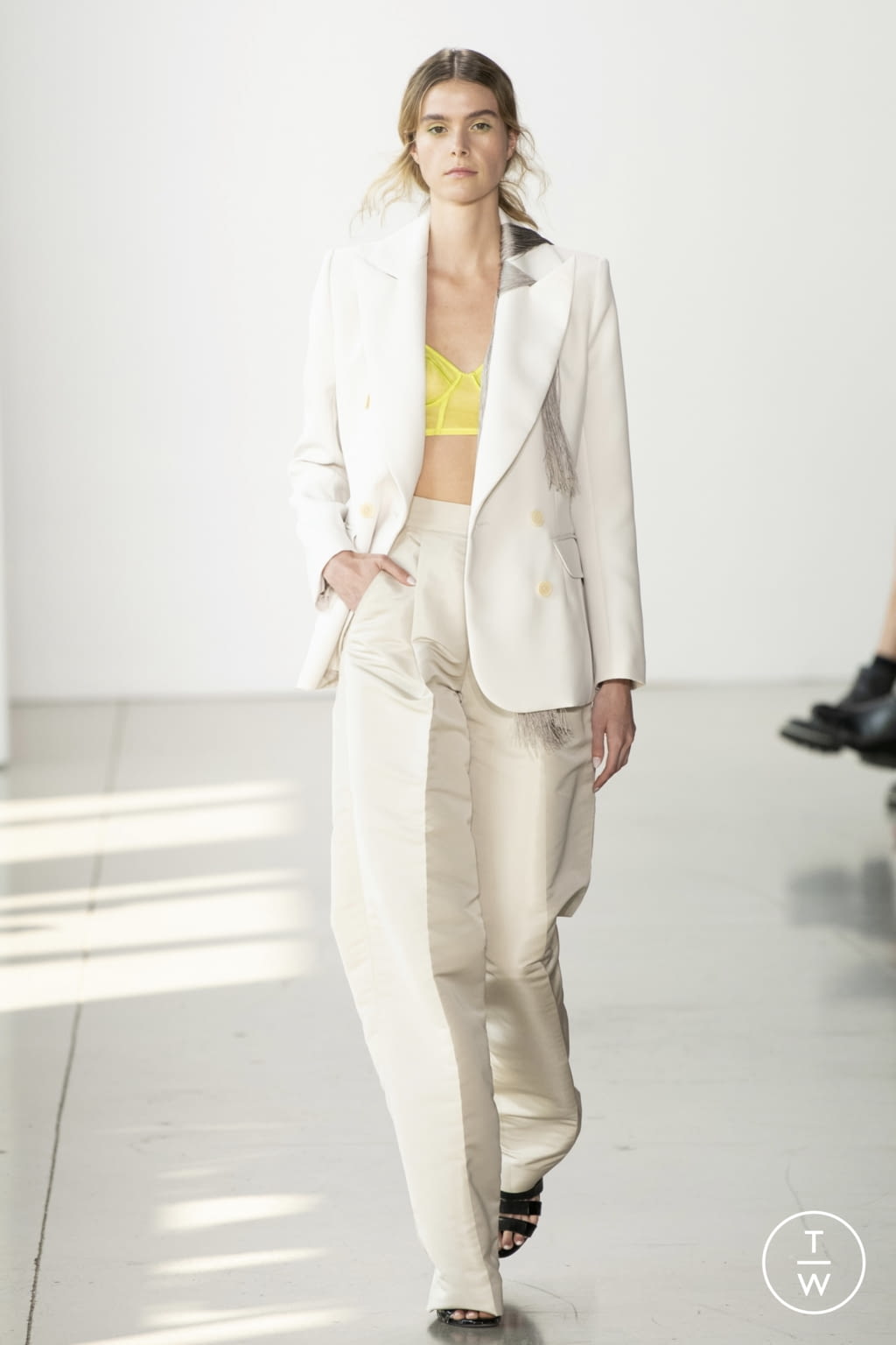 Fashion Week New York Spring/Summer 2022 look 11 from the Bibhu Mohapatra collection 女装