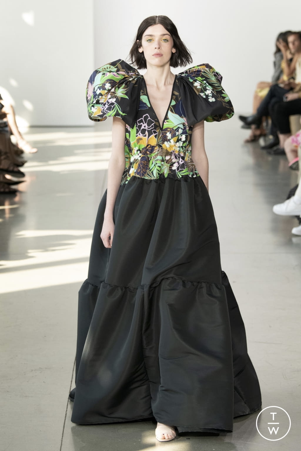 Fashion Week New York Spring/Summer 2022 look 14 from the Bibhu Mohapatra collection 女装