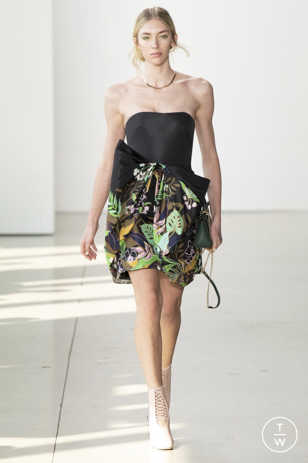 Fashion Week New York Spring/Summer 2022 look 15 from the Bibhu Mohapatra collection womenswear