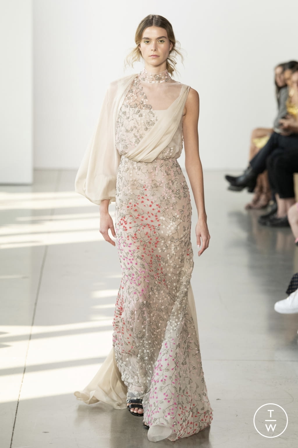 Fashion Week New York Spring/Summer 2022 look 26 from the Bibhu Mohapatra collection 女装
