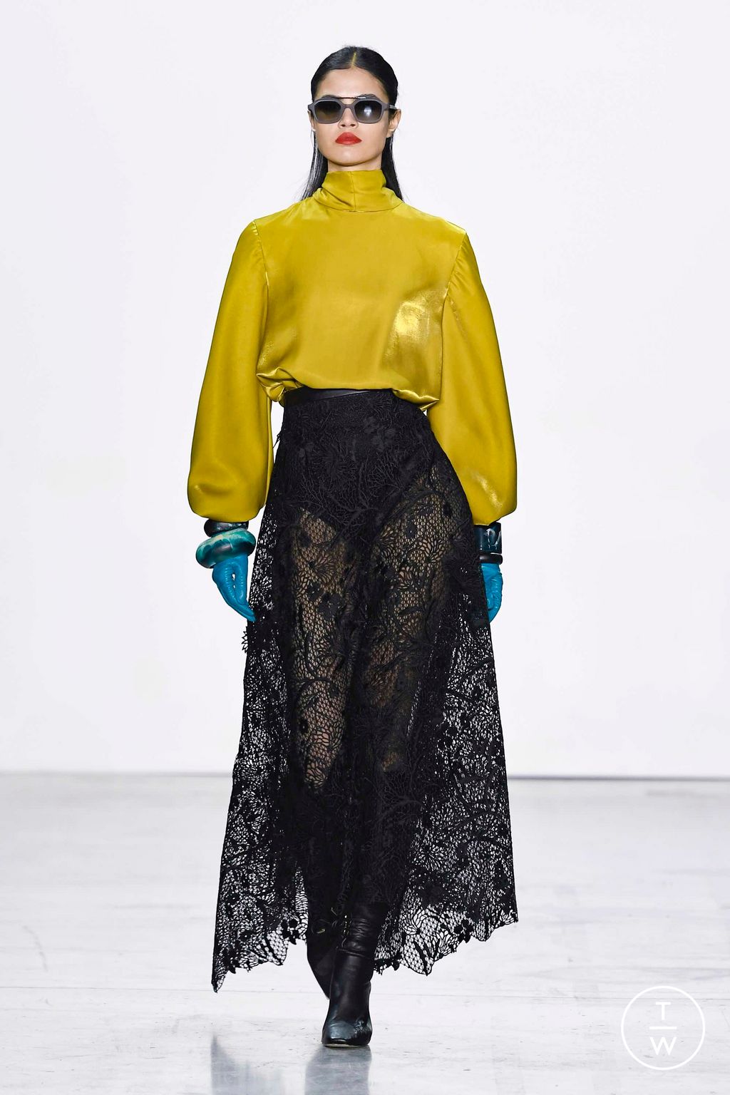 Fashion Week New York Fall/Winter 2023 look 8 from the Bibhu Mohapatra collection womenswear