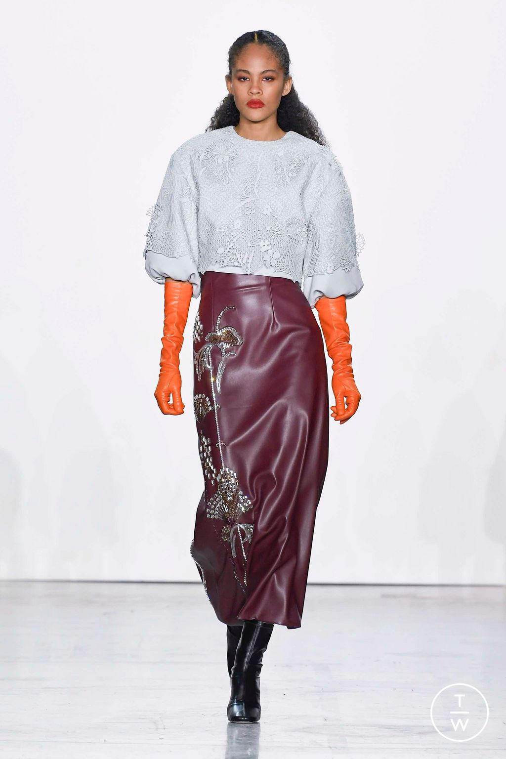 Fashion Week New York Fall/Winter 2023 look 16 from the Bibhu Mohapatra collection 女装