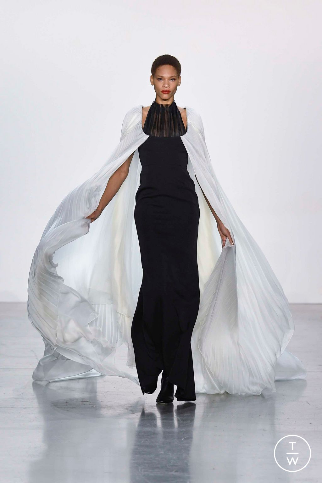 Fashion Week New York Fall/Winter 2023 look 36 from the Bibhu Mohapatra collection womenswear