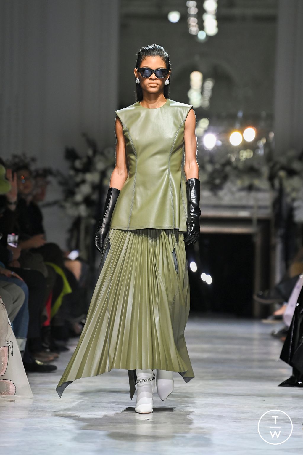 Fashion Week New York Fall/Winter 2024 look 2 de la collection Bibhu Mohapatra womenswear