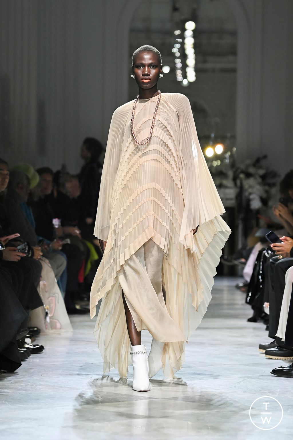 Fashion Week New York Fall/Winter 2024 look 17 from the Bibhu Mohapatra collection womenswear