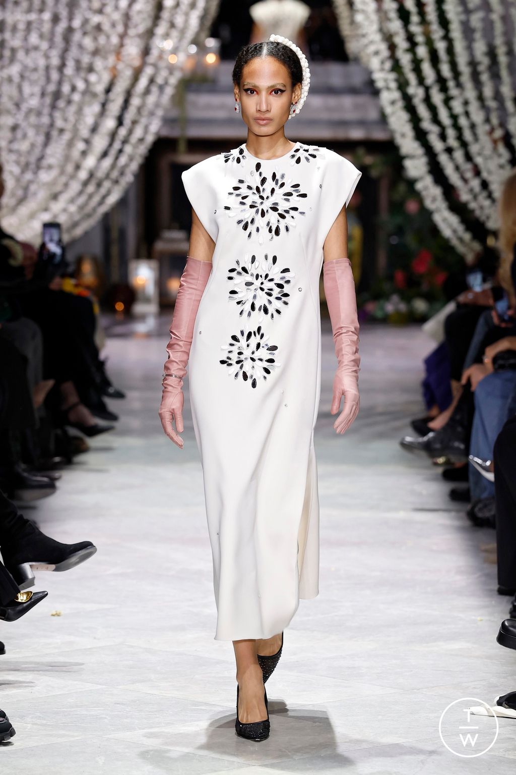 Fashion Week New York Fall/Winter 2025 look 16 from the Bibhu Mohapatra collection womenswear