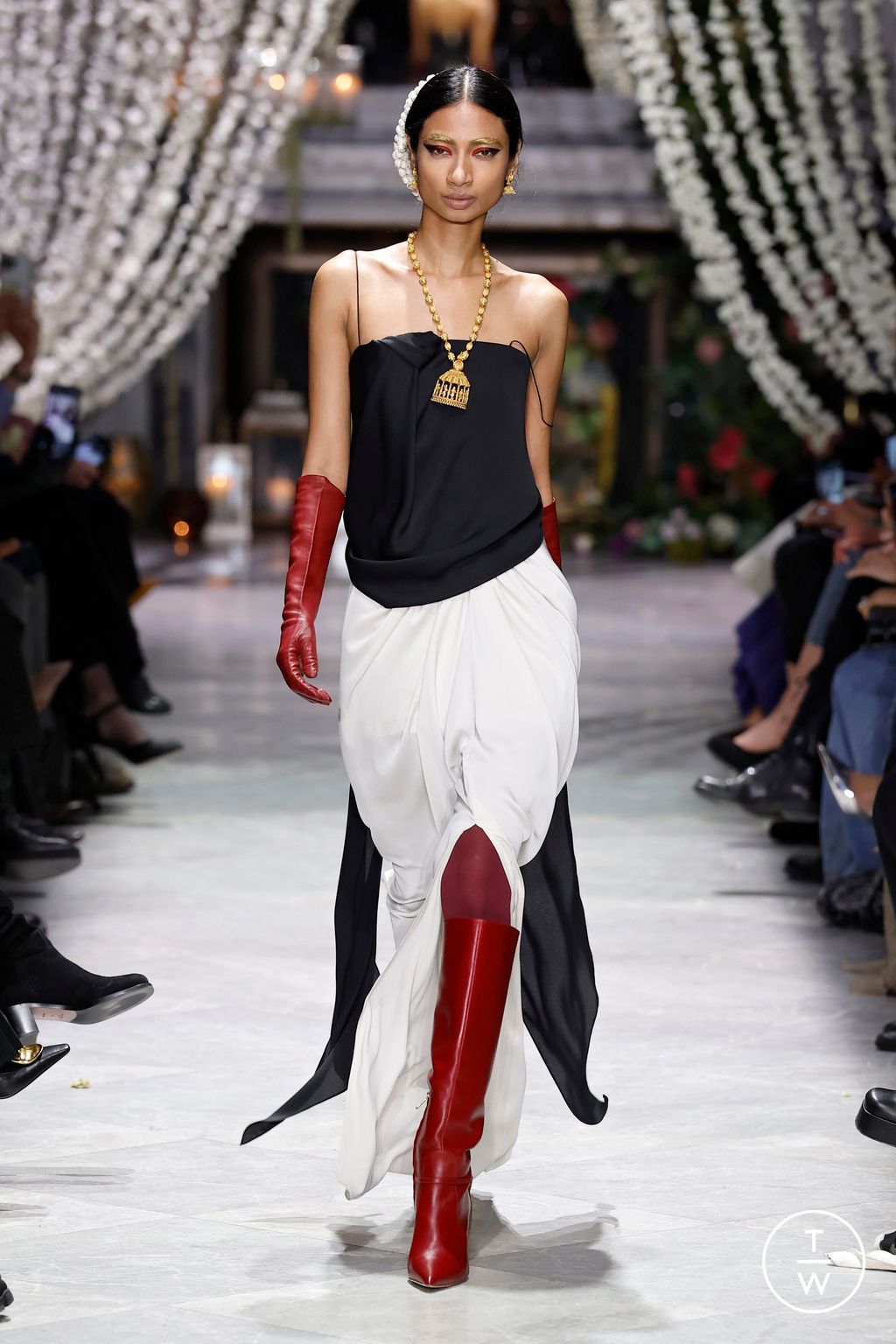 Fashion Week New York Fall/Winter 2025 look 22 from the Bibhu Mohapatra collection womenswear