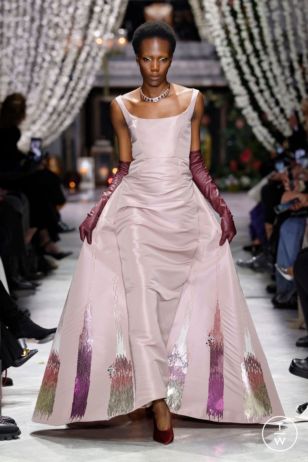 Fashion Week New York Fall/Winter 2025 look 31 from the Bibhu Mohapatra collection 女装