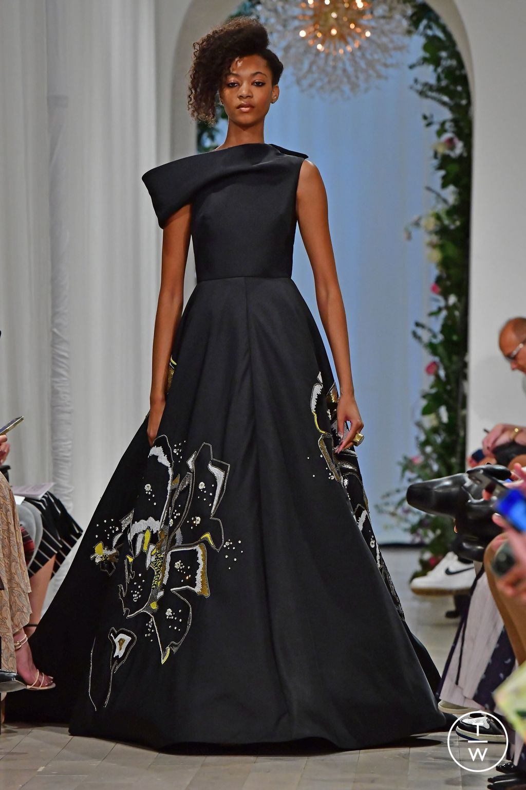 Fashion Week New York Spring/Summer 2024 look 32 from the Bibhu Mohapatra collection womenswear