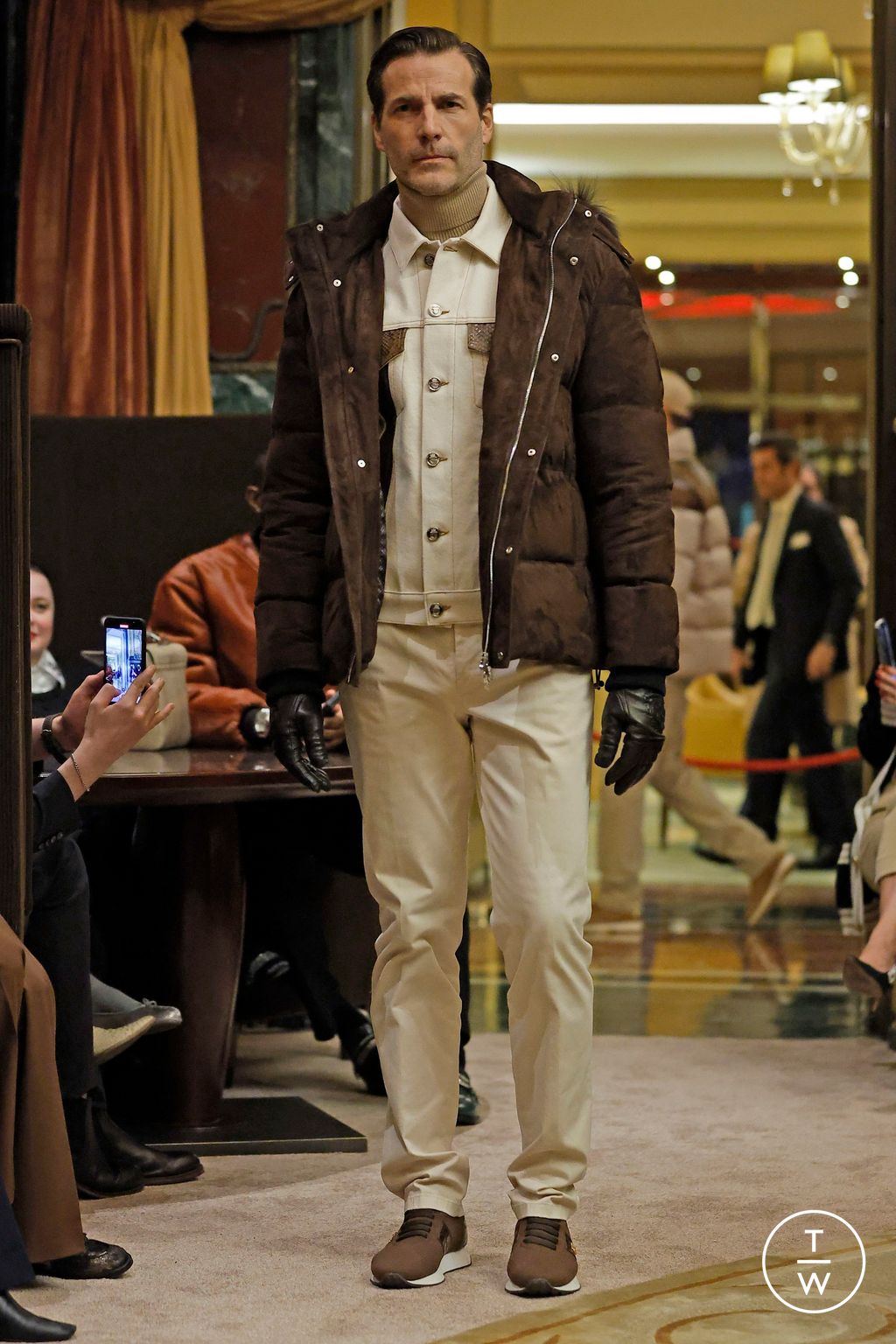 Fashion Week Milan Fall/Winter 2024 look 5 from the Billionaire collection menswear