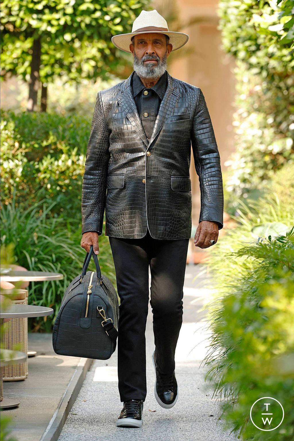 Fashion Week Milan Spring/Summer 2024 look 17 de la collection Billionaire menswear