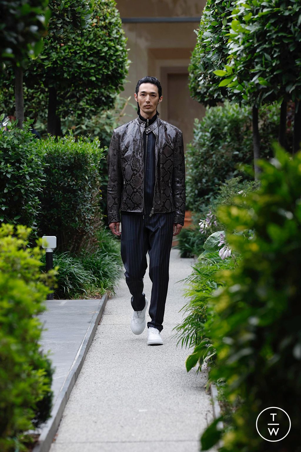 Fashion Week Milan Spring-Summer 2025 look 16 from the Billionaire collection 男装