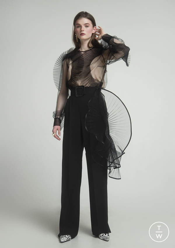 Fashion Week Paris Fall/Winter 2019 look 4 from the NADYA DZYAK collection womenswear