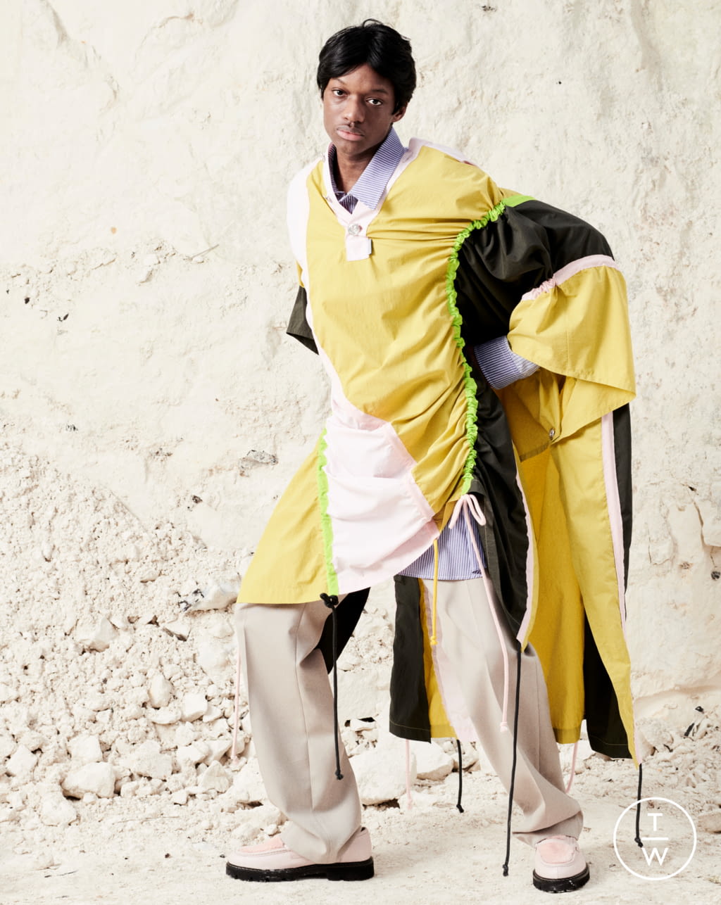 Fashion Week Paris Fall/Winter 2021 look 18 from the Bluemarble collection 男装