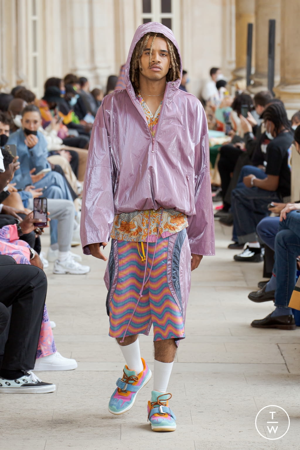 Fashion Week Paris Spring/Summer 2022 look 1 from the Bluemarble collection 男装