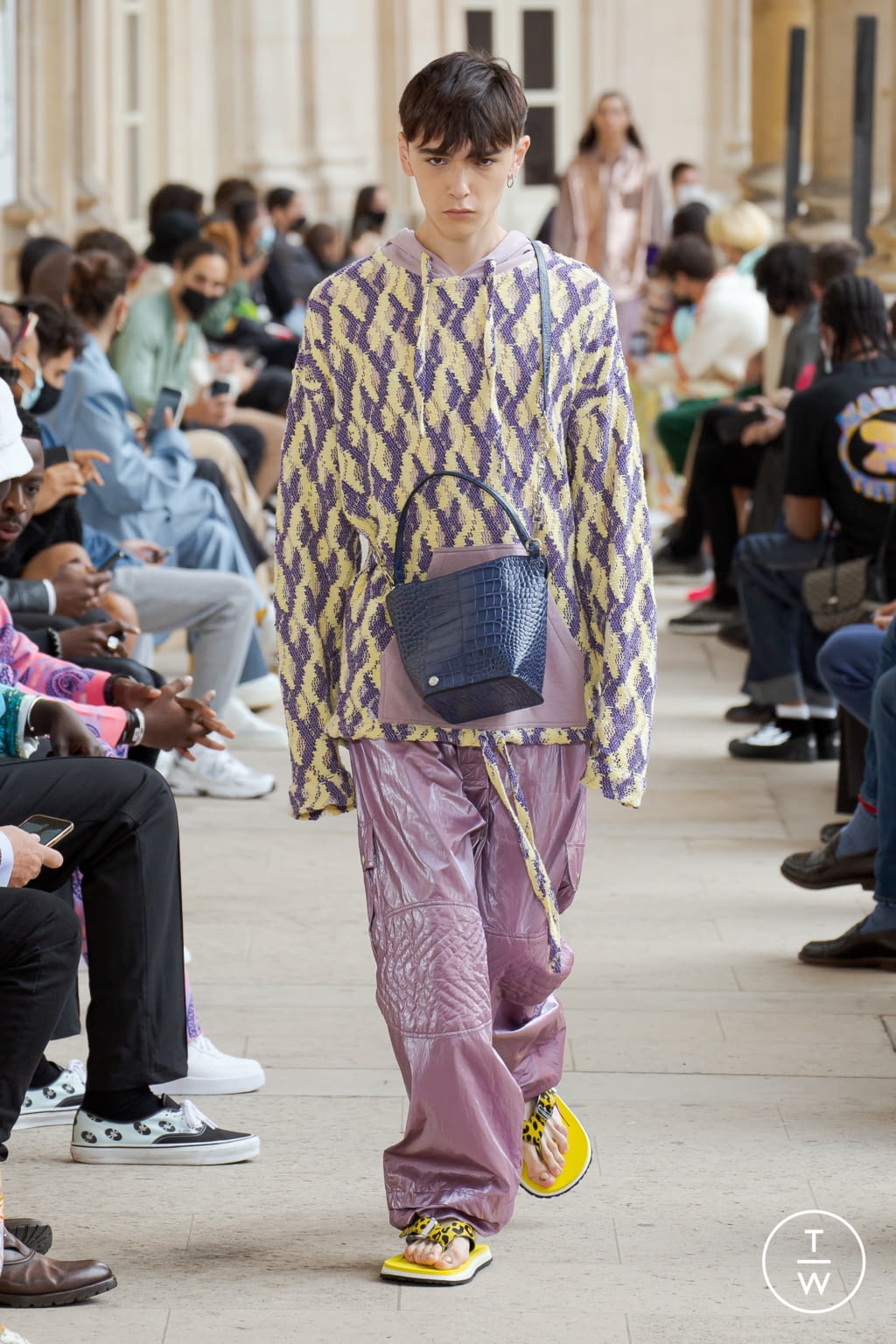 Fashion Week Paris Spring/Summer 2022 look 5 from the Bluemarble collection 男装