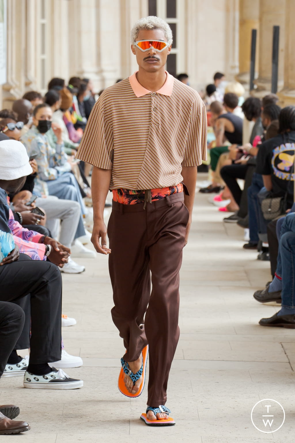 Fashion Week Paris Spring/Summer 2022 look 19 from the Bluemarble collection 男装