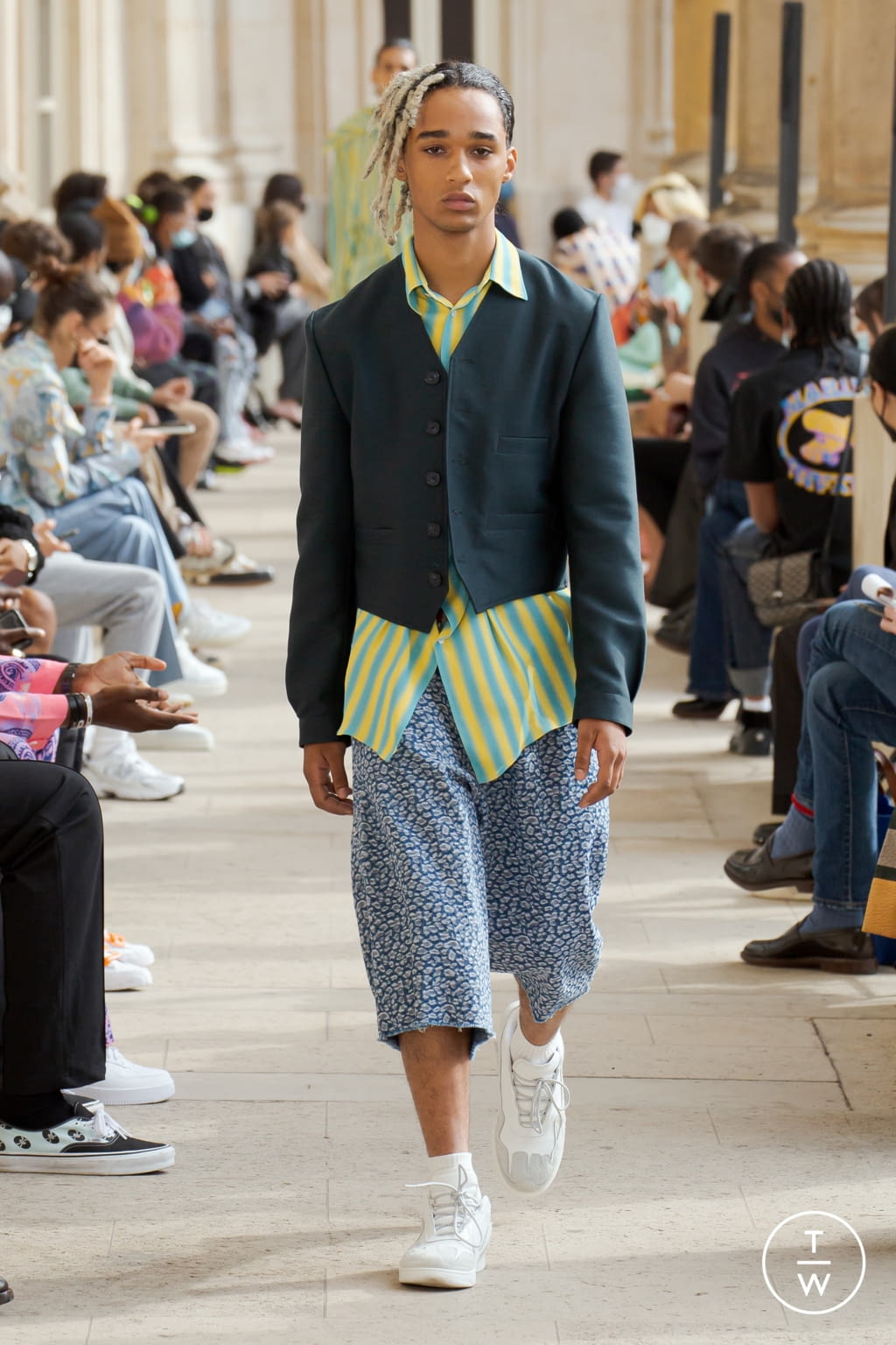 Fashion Week Paris Spring/Summer 2022 look 23 from the Bluemarble collection menswear
