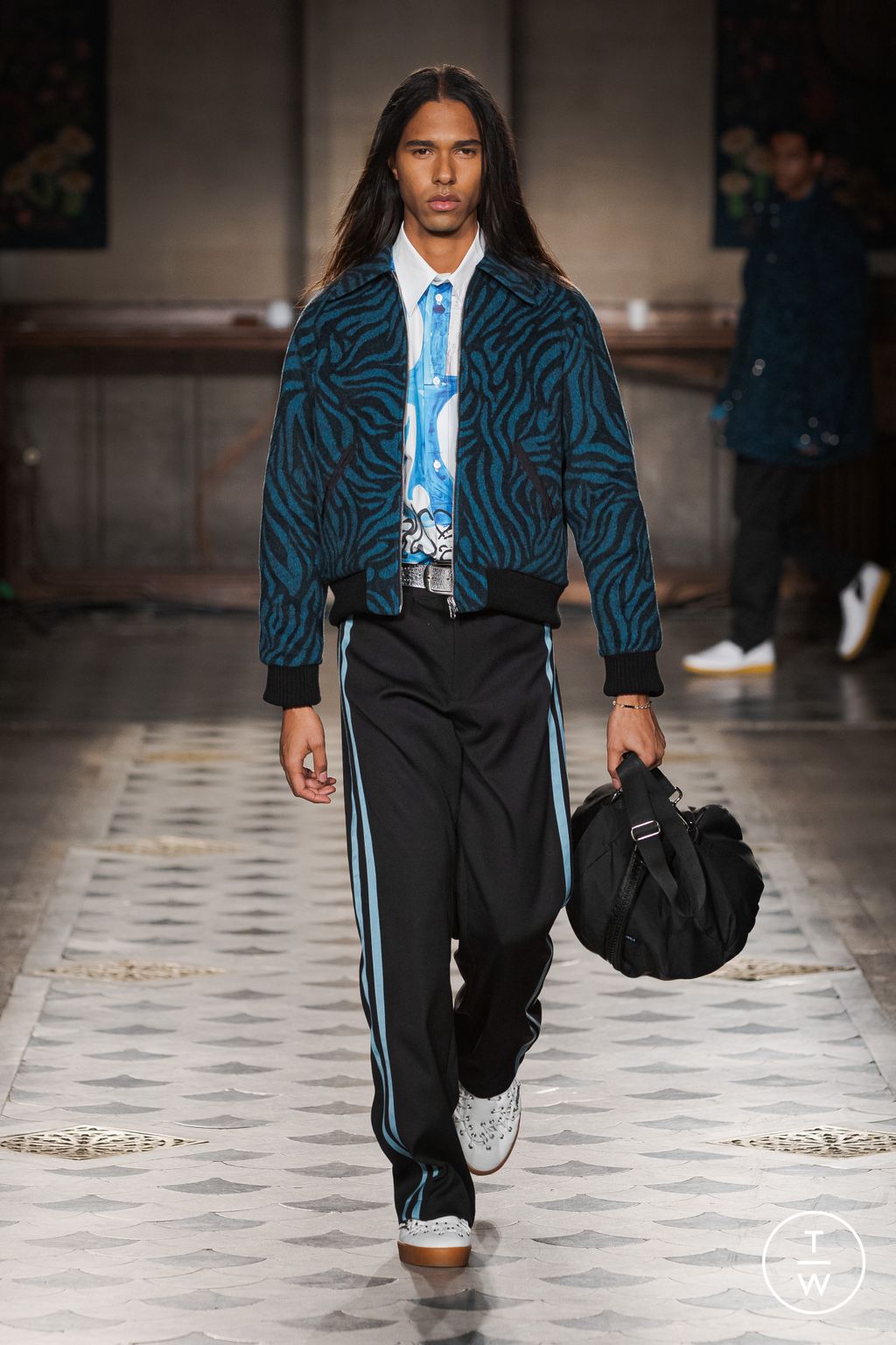 Fashion Week Paris Fall/Winter 2023 look 14 from the Bluemarble collection 男装