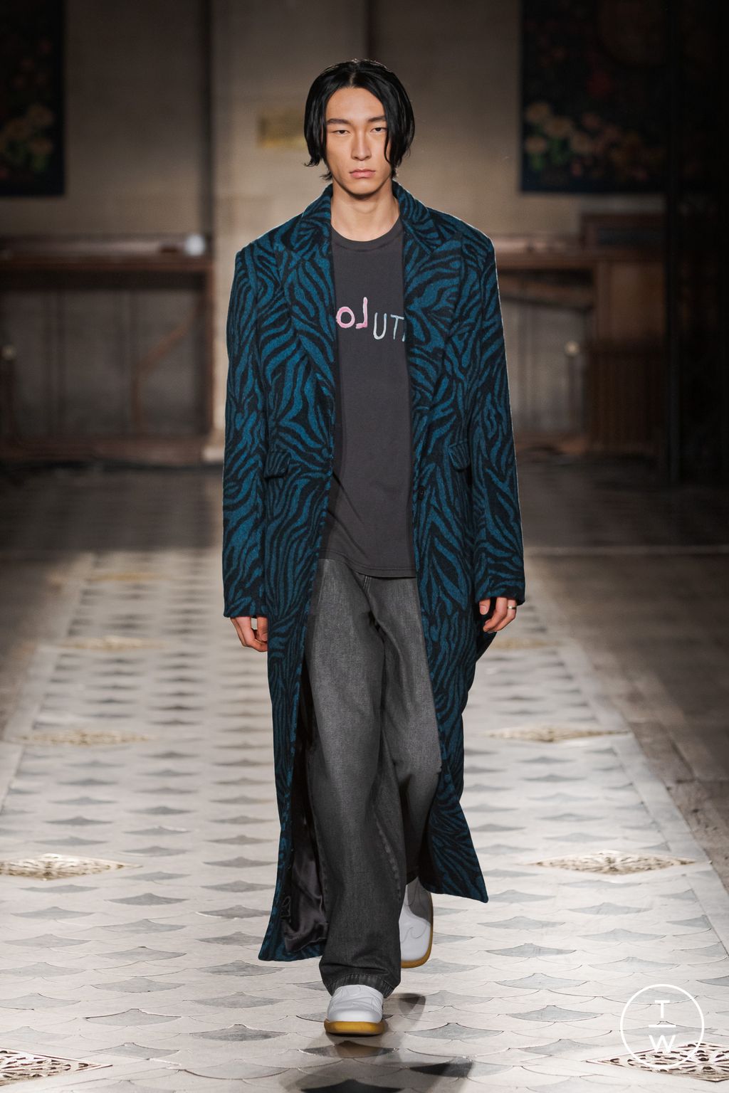 Fashion Week Paris Fall/Winter 2023 look 16 de la collection Bluemarble menswear