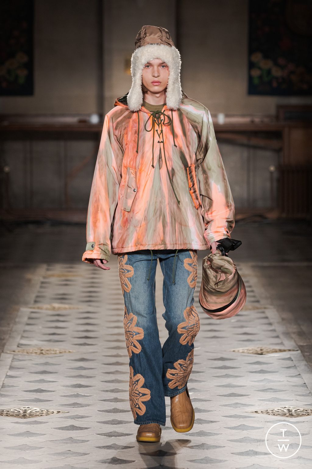 Fashion Week Paris Fall/Winter 2023 look 19 de la collection Bluemarble menswear
