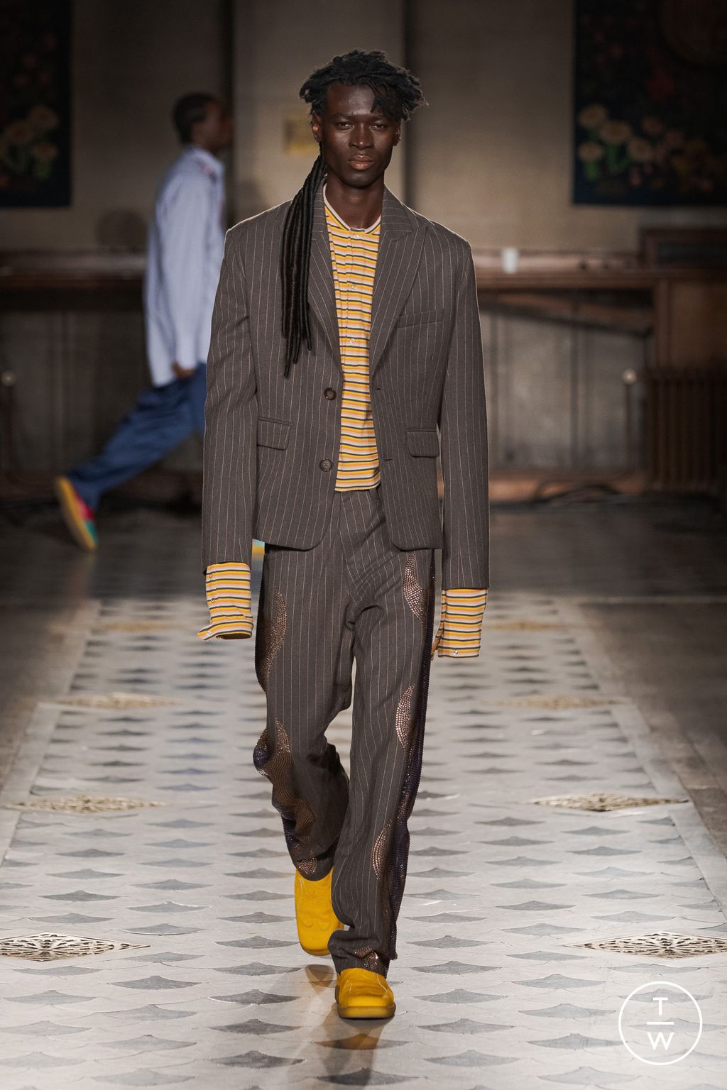Fashion Week Paris Fall/Winter 2023 look 32 from the Bluemarble collection menswear