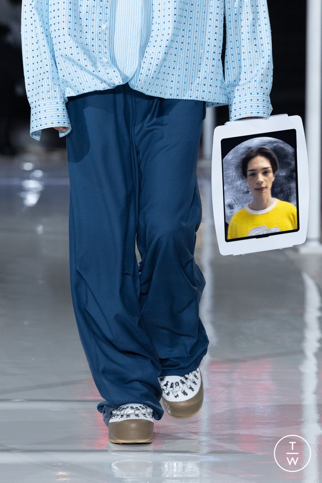 Fashion Week Paris Fall/Winter 2024 look 10 de la collection Bluemarble menswear accessories