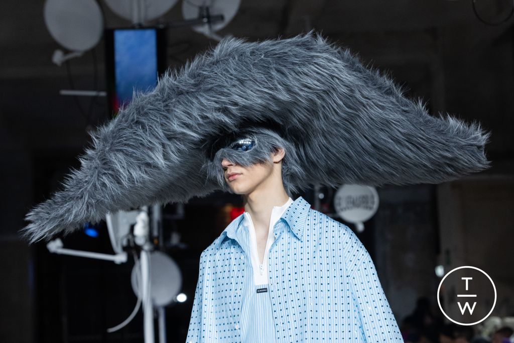 Fashion Week Paris Fall/Winter 2024 look 39 from the Bluemarble collection menswear accessories