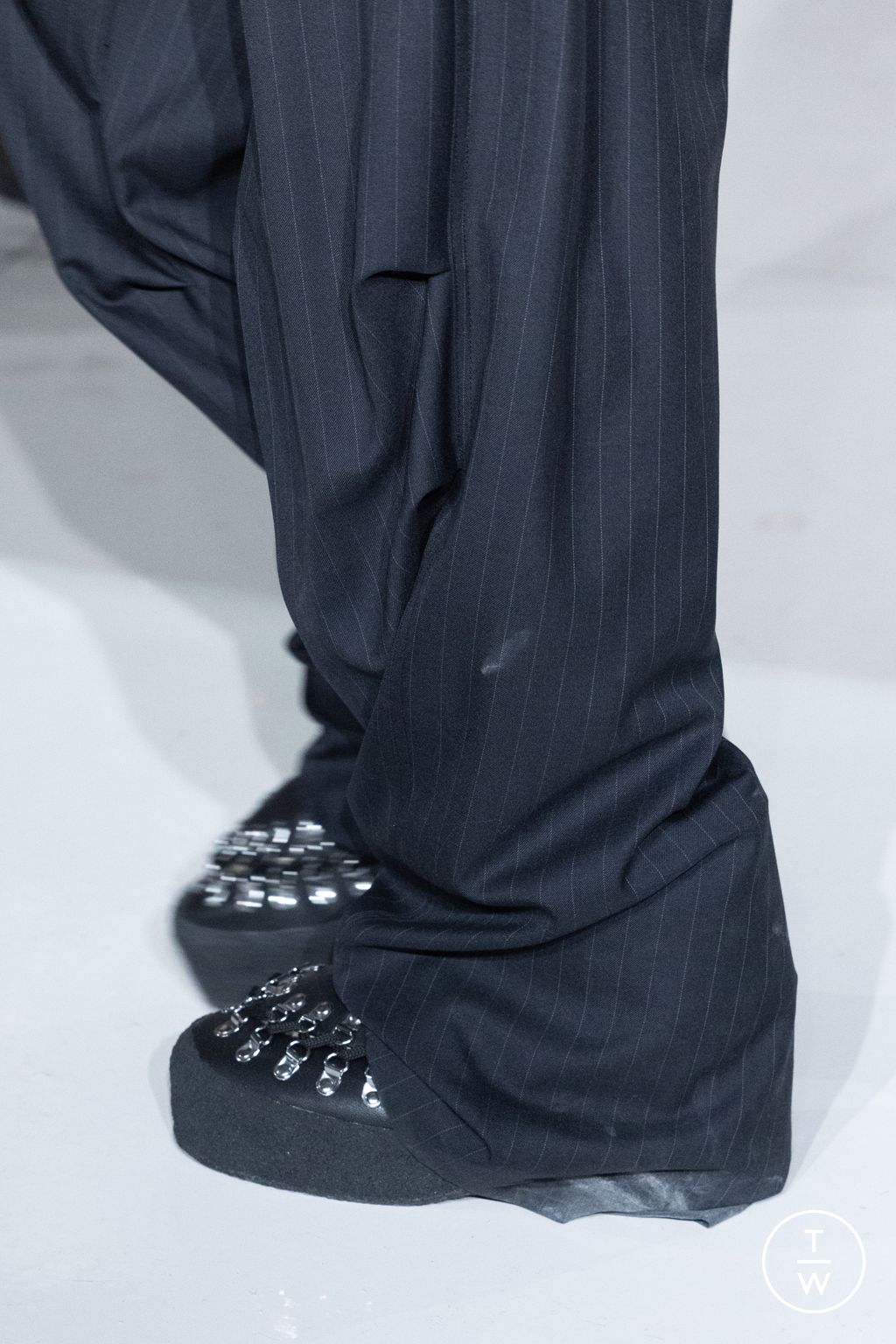 Fashion Week Paris Fall/Winter 2024 look 17 from the Bluemarble collection menswear accessories