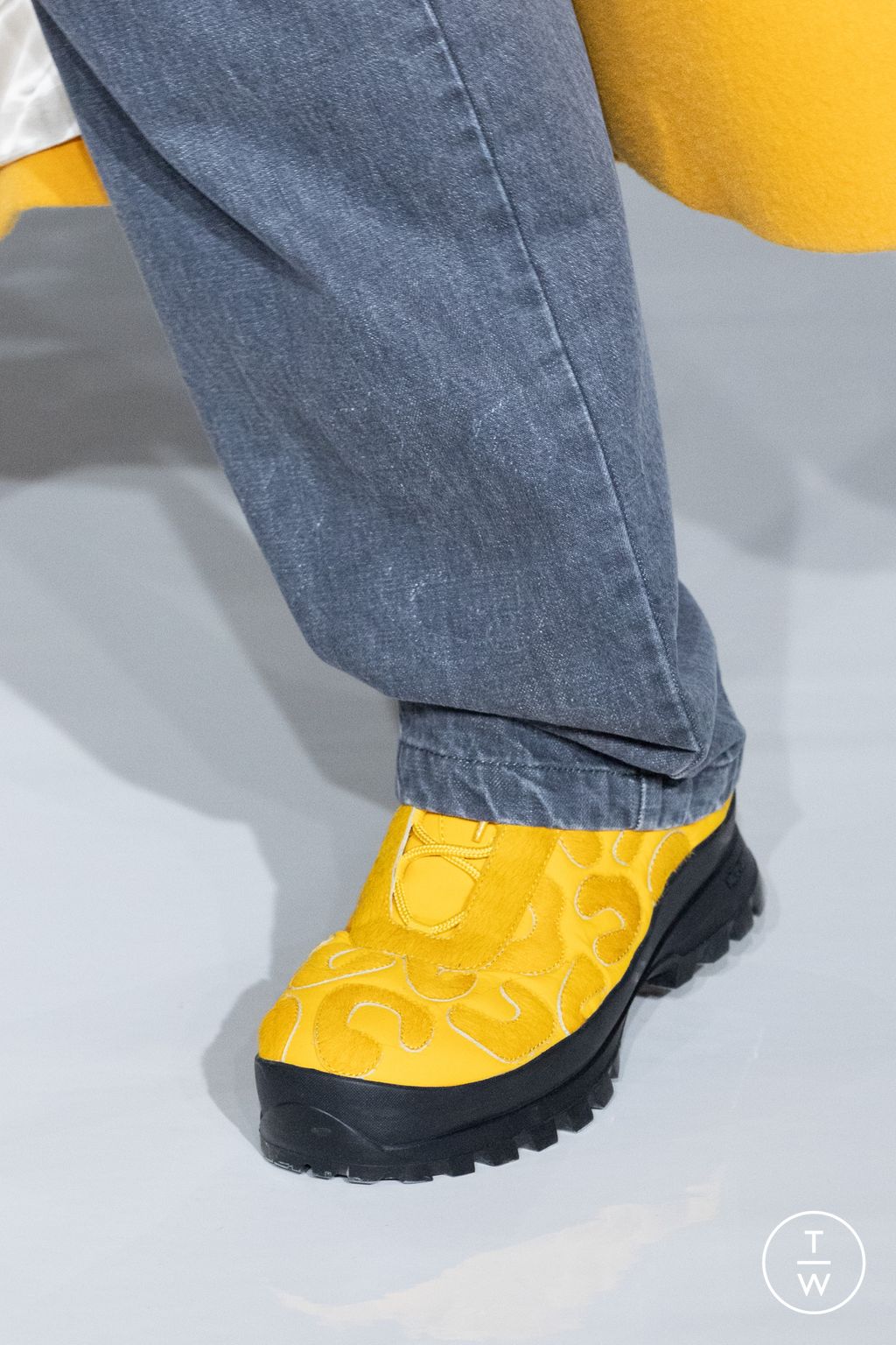 Fashion Week Paris Fall/Winter 2024 look 22 from the Bluemarble collection menswear accessories