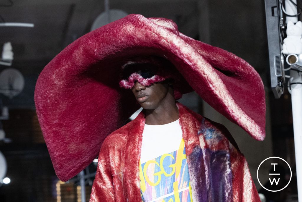 Fashion Week Paris Fall/Winter 2024 look 40 from the Bluemarble collection menswear accessories