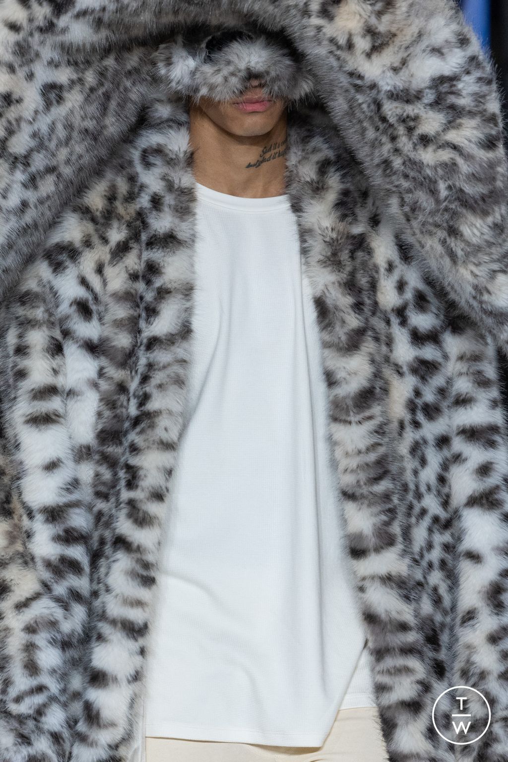 Fashion Week Paris Fall/Winter 2024 look 38 de la collection Bluemarble menswear accessories