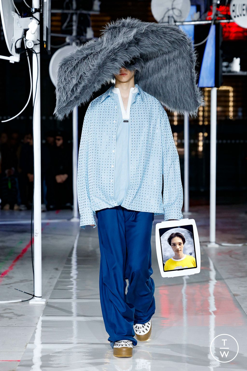 Fashion Week Paris Fall/Winter 2024 look 3 de la collection Bluemarble menswear