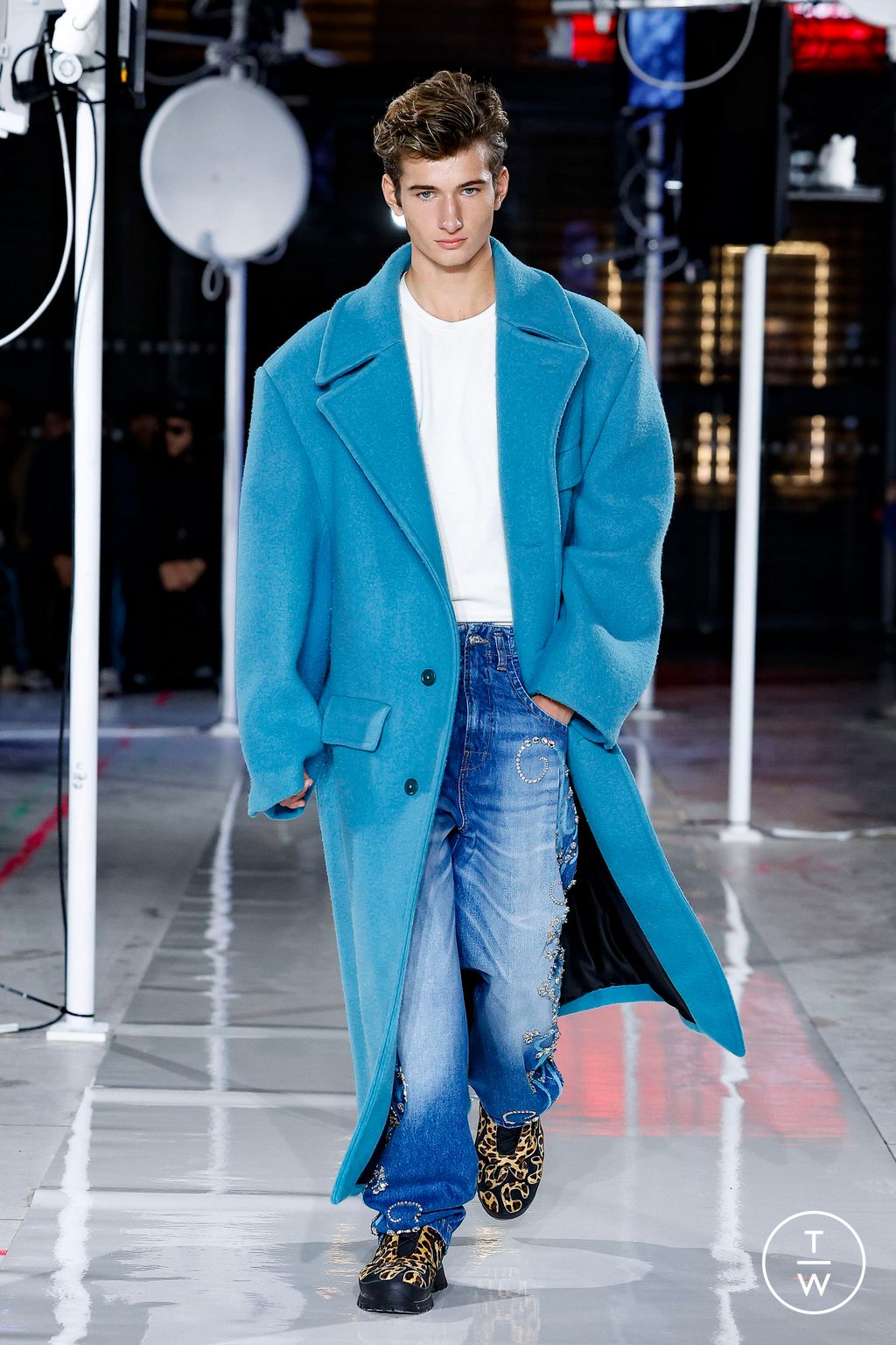 Fashion Week Paris Fall/Winter 2024 look 4 from the Bluemarble collection 男装