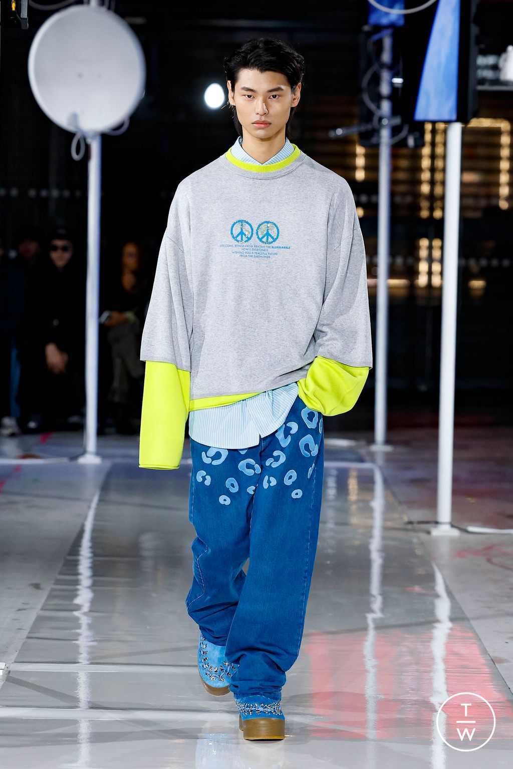 Fashion Week Paris Fall/Winter 2024 look 19 from the Bluemarble collection 男装