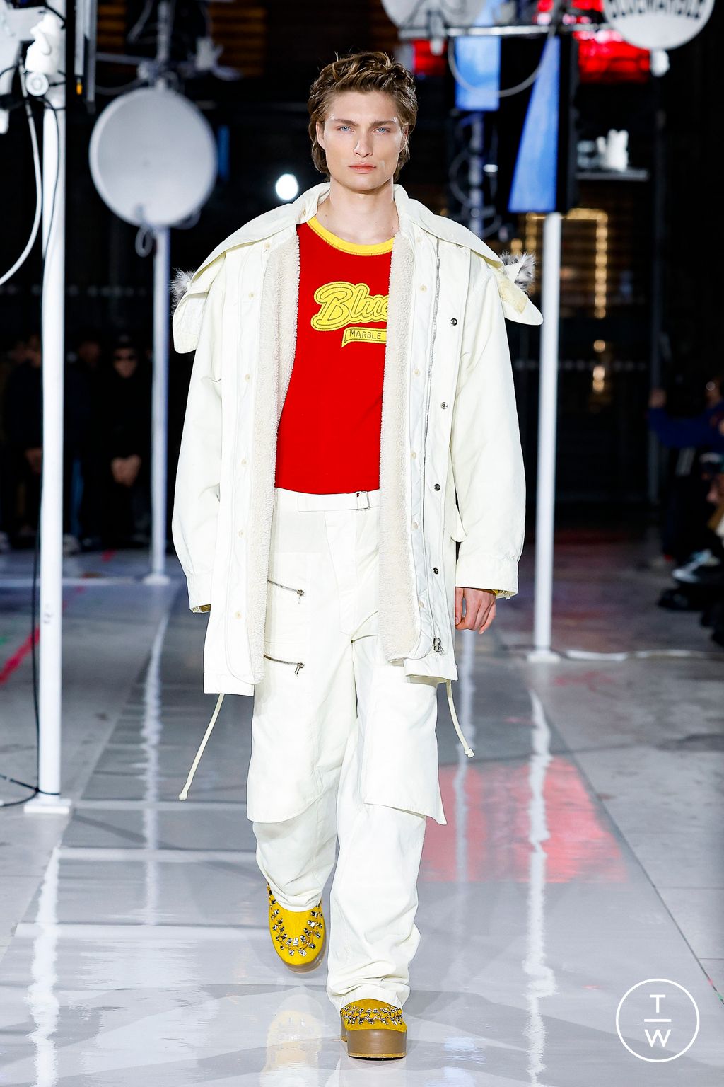 Fashion Week Paris Fall/Winter 2024 look 22 from the Bluemarble collection 男装