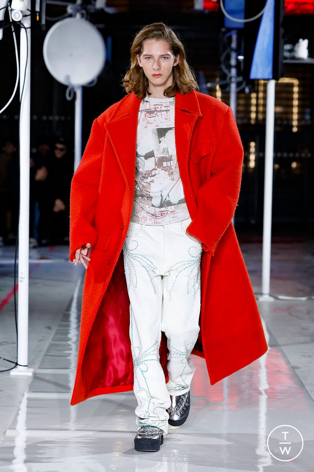 Fashion Week Paris Fall/Winter 2024 look 26 de la collection Bluemarble menswear