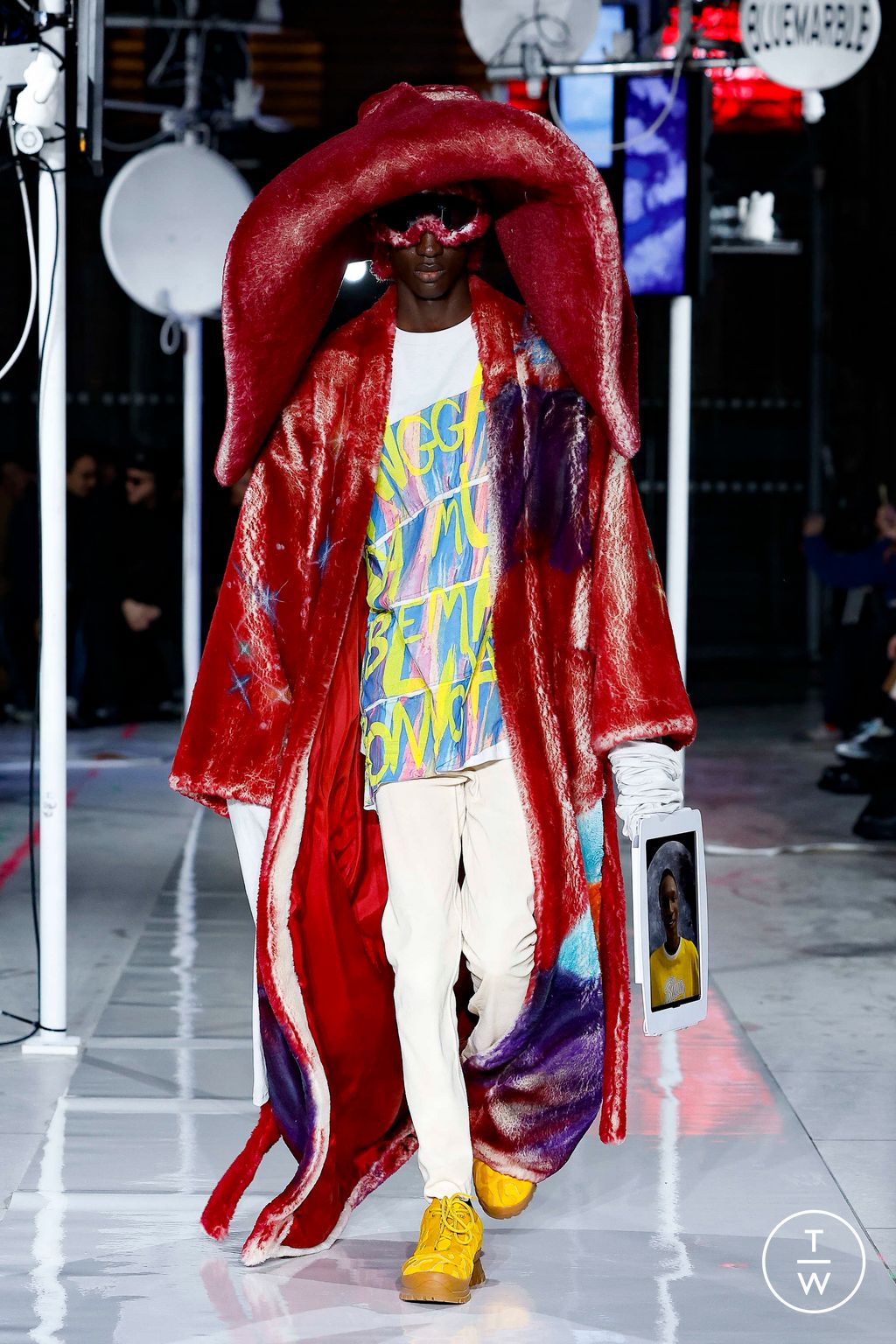 Fashion Week Paris Fall/Winter 2024 look 28 from the Bluemarble collection 男装