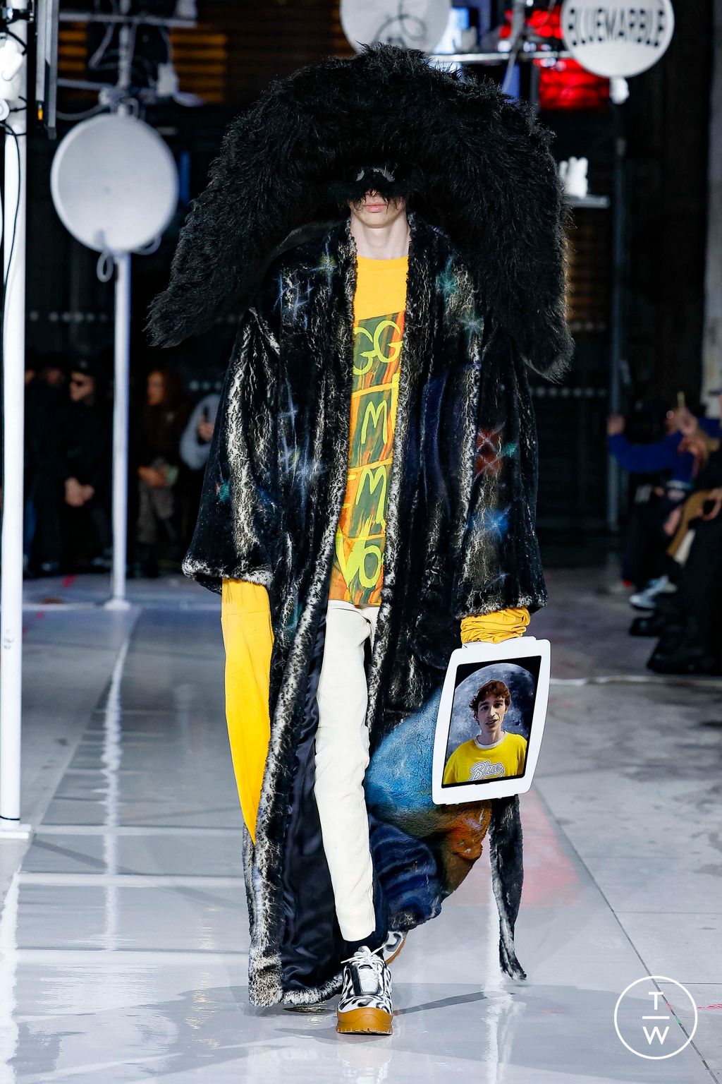 Fashion Week Paris Fall/Winter 2024 look 29 de la collection Bluemarble menswear